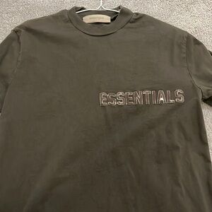 essential tee slim fit
